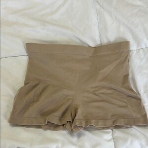Marilyn Monroe double layer tummy Tan Shapewear  shorts size medium